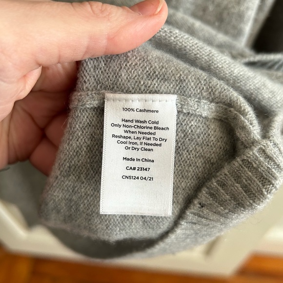 TALBOTS | Pure Cashmere V-neck Sweater Petite - Picture 4 of 6